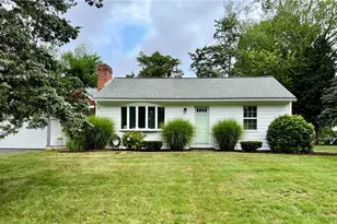 31 Nipsah Rd, Warwick, RI 02818 - Photo 1