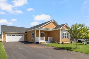 471 Sand Plains Trl, South Kingstown, RI 02879 - Photo 2