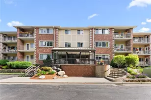 30 Argyle Ave, East Providence, RI 02915 - Photo 2