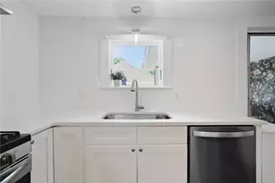 103 Calaman Rd, Cranston, RI 02910 - Photo 8