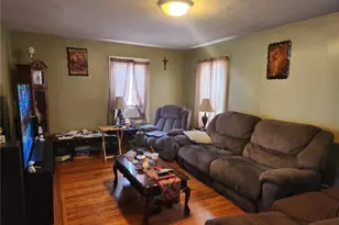 10 Douglas St, West Warwick, RI 02893 - Photo 8