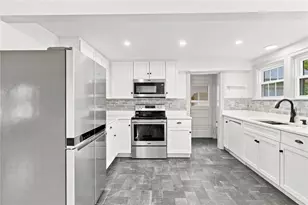 140 Myrtle Ave, Warwick, RI 02886 - Photo 14