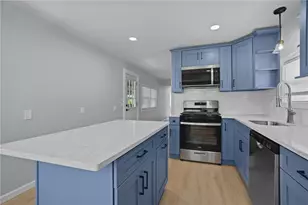 39 Cathy Cir, Portsmouth, RI 02871 - Photo 4