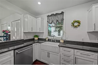 2 Lasalle Place, Newport, RI 02840 - Photo 12