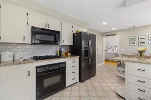 5 Beverly Dr, Lincoln, RI 02865 - Photo 4