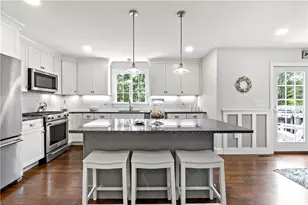 206 Poppasquash Rd, Bristol, RI 02809 - Photo 10