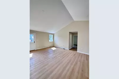 160 Fifth Avenue, Woonsocket, RI 02895 - Photo 10
