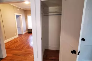 27 Centre St, West Warwick, RI 02893 - Photo 8