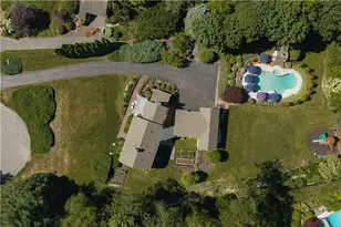176 Heidi Dr, Portsmouth, RI 02871 - Photo 8