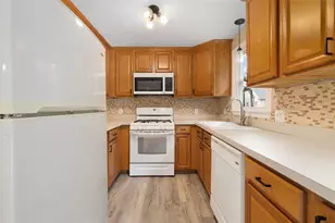 120 Tampa St, West Warwick, RI 02893 - Photo 12