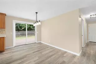120 Tampa St, West Warwick, RI 02893 - Photo 18