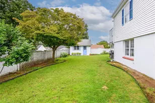 47 Homeland St, Johnston, RI 02919 - Photo 8