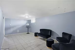 132 Roger Williams Ave, Providence, RI 02907 - Photo 34