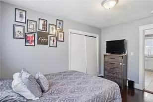 132 Roger Williams Ave, Providence, RI 02907 - Photo 28