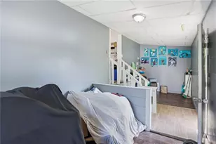 132 Roger Williams Ave, Providence, RI 02907 - Photo 32