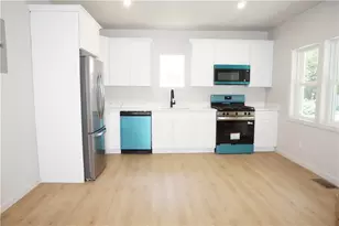 37 Cyr St, Providence, RI 02905 - Photo 4