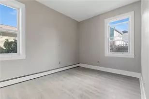 35 Gray St, Providence, RI 02909 - Photo 4