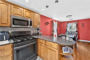 53 Peckham St, Pawtucket, RI 02861 - Photo 6