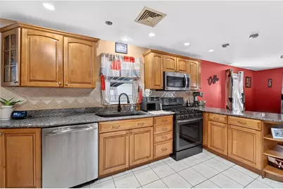 53 Peckham Street, Pawtucket, RI 02861 - Photo 2