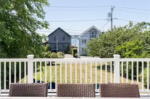 29 Crest St, Middletown, RI 02842 - Photo 34