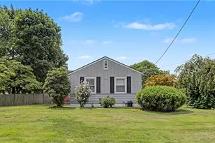 16 Edison St, Warwick, RI 02889 - Photo 2