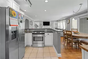 16 Edison St, Warwick, RI 02889 - Photo 14