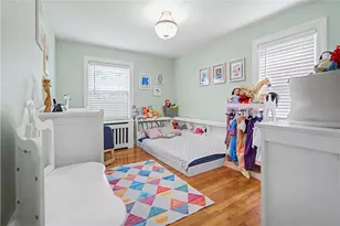 16 Edison St, Warwick, RI 02889 - Photo 8