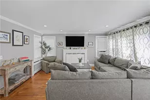 16 Edison St, Warwick, RI 02889 - Photo 10