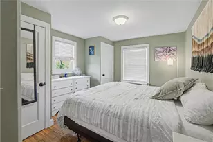 16 Edison St, Warwick, RI 02889 - Photo 6