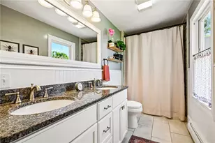 1061 Narragansett Blvd, Cranston, RI 02905 - Photo 24
