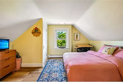 1061 Narragansett Boulevard, Cranston, RI 02905 - Photo 32