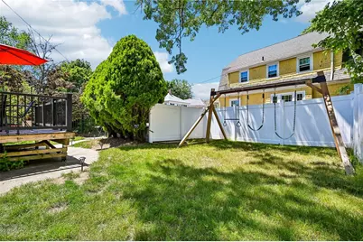 1061 Narragansett Boulevard, Cranston, RI 02905 - Photo 38