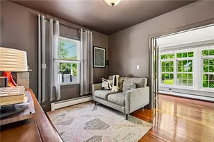 1061 Narragansett Blvd, Cranston, RI 02905 - Photo 10