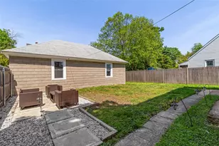 53 Edgewood Ave, Cranston, RI 02905 - Photo 30