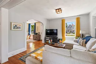 53 Edgewood Ave, Cranston, RI 02905 - Photo 6