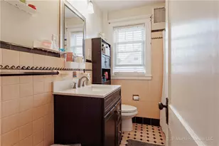 146 Garden St, Cranston, RI 02910 - Photo 32