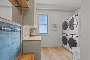 82 Ellery Rd, Newport, RI 02840 - Photo 6