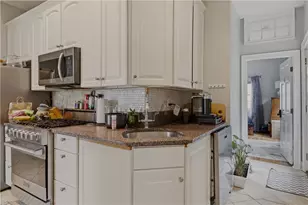 92 Pelham St, Newport, RI 02840 - Photo 8
