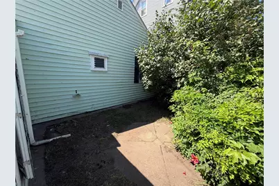 5 Brown Street, Pawtucket, RI 02860 - Photo 16