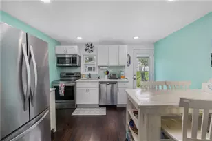 14 Stanton Ave, Narragansett, RI 02882 - Photo 10