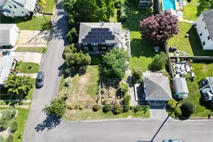 84 Alden Ave, Warwick, RI 02889 - Photo 2