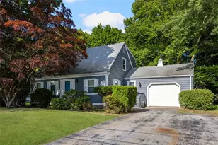 25 Honeywell Ln, Cumberland, RI 02864 - Photo 1