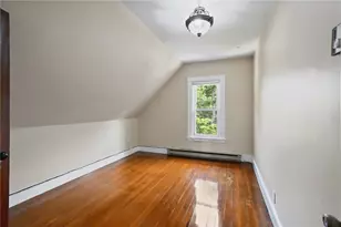 3 Thurston Ave, Newport, RI 02840 - Photo 28
