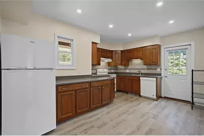 3 Thurston Avenue #2, Newport, RI 02840 - Photo 10
