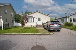 102 Kenmore St, Pawtucket, RI 02861 - Photo 1