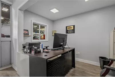 2258 Pawtucket Avenue, East Providence, RI 02914 - Photo 40