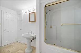 35 Franconia Dr, Cranston, RI 02920 - Photo 10