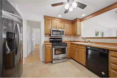 35 Franconia Drive, Cranston, RI 02920 - Photo 8