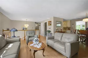 8 Eastward Dr, Lincoln, RI 02865 - Photo 10