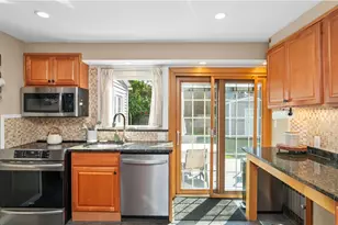 449 Pawtucket Ave, East Providence, RI 02916 - Photo 16